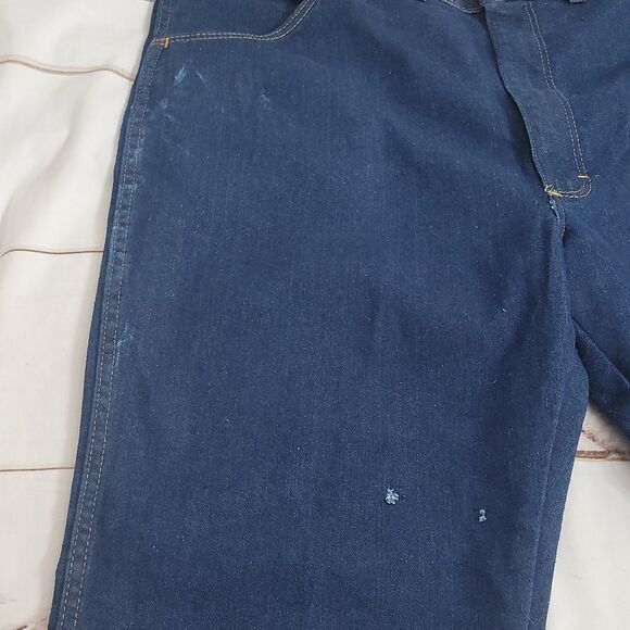 NEW Wrangler Classic Denim Jeans with Factory Irregular Coloring size 44 Waist - Picture 3 of 9
